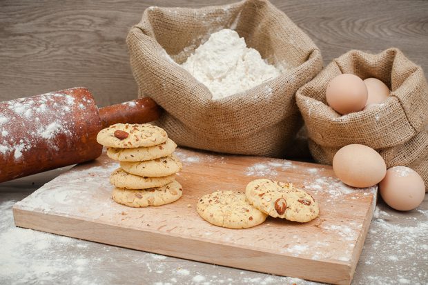 Almond cookie