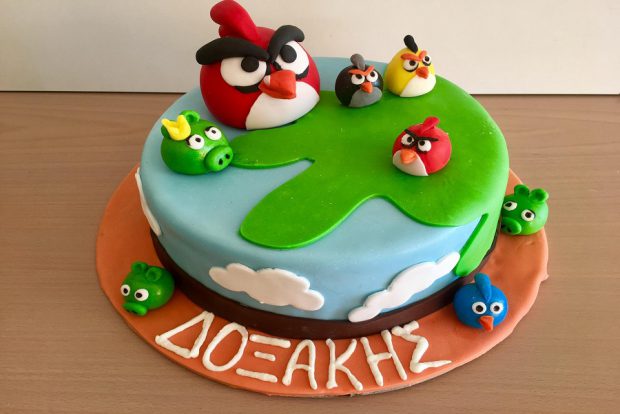 Birthday cake angry birds