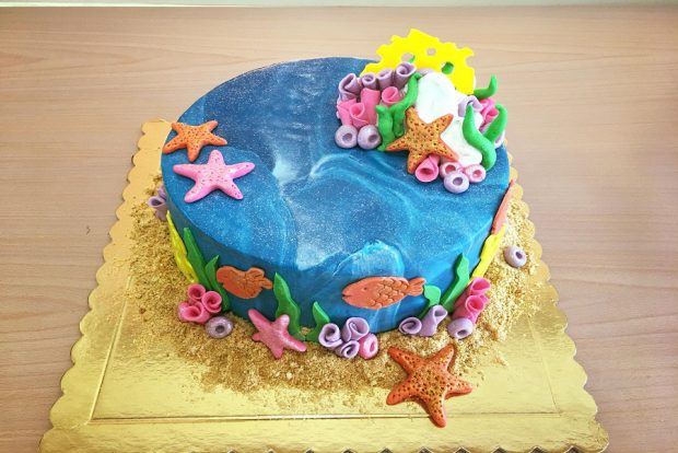 Birthday cake sea