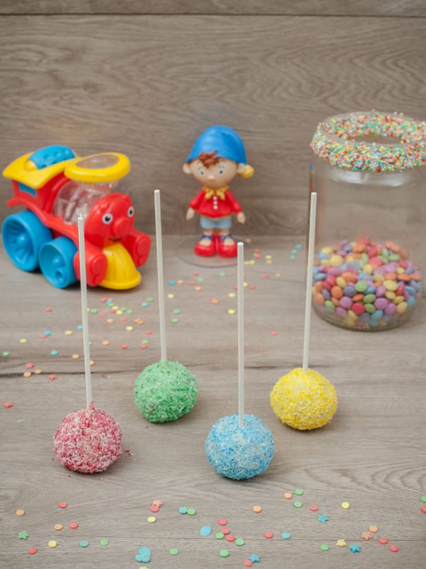 Cake pops colorful