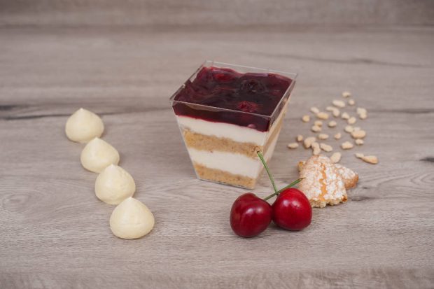 Cheese cake cherry