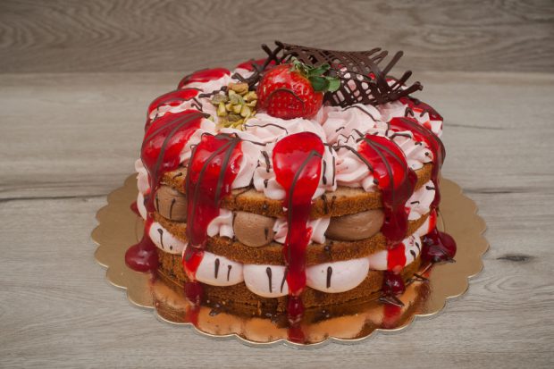 Naked cake strawberry - choco
