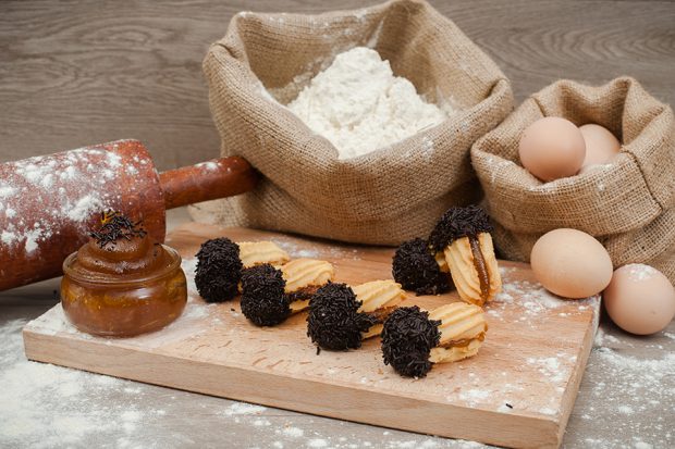 petit four jam truffle