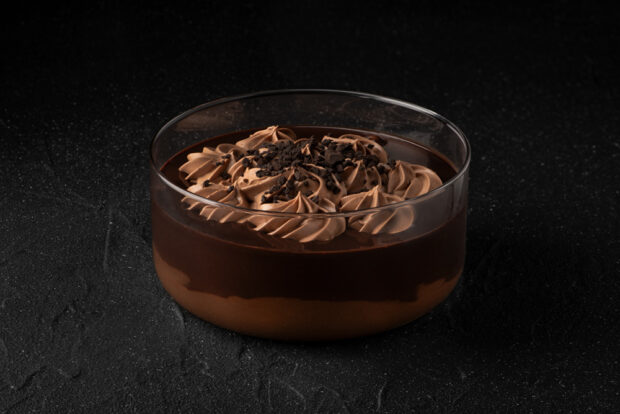 Middle profiterol chocolate