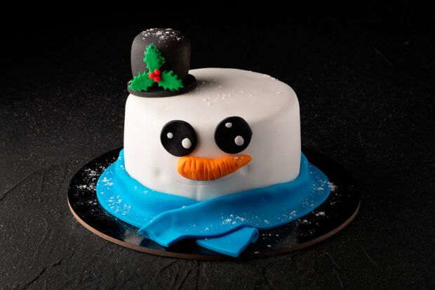 Christmas Snowman Cake