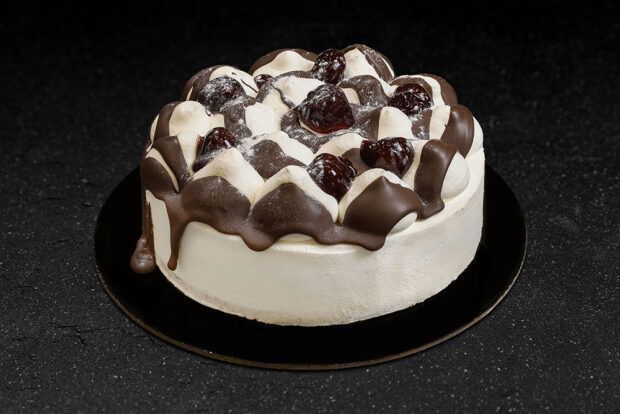 Black forest ice cream cake
