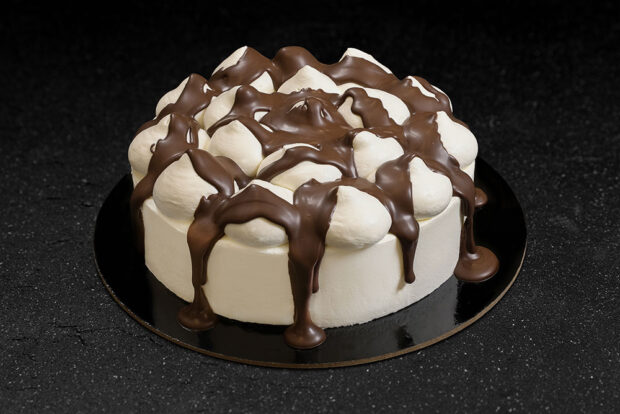 Stracciatella ice cream cake