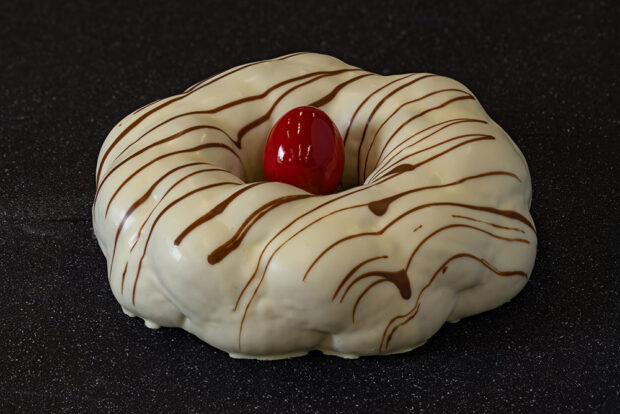Easter tsoureki white chocolate